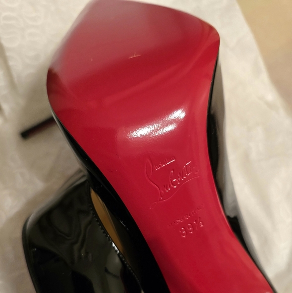 Christian Louboutin Black Heels with Stiletto Design and Glossy Finish - Picture 3 of 6